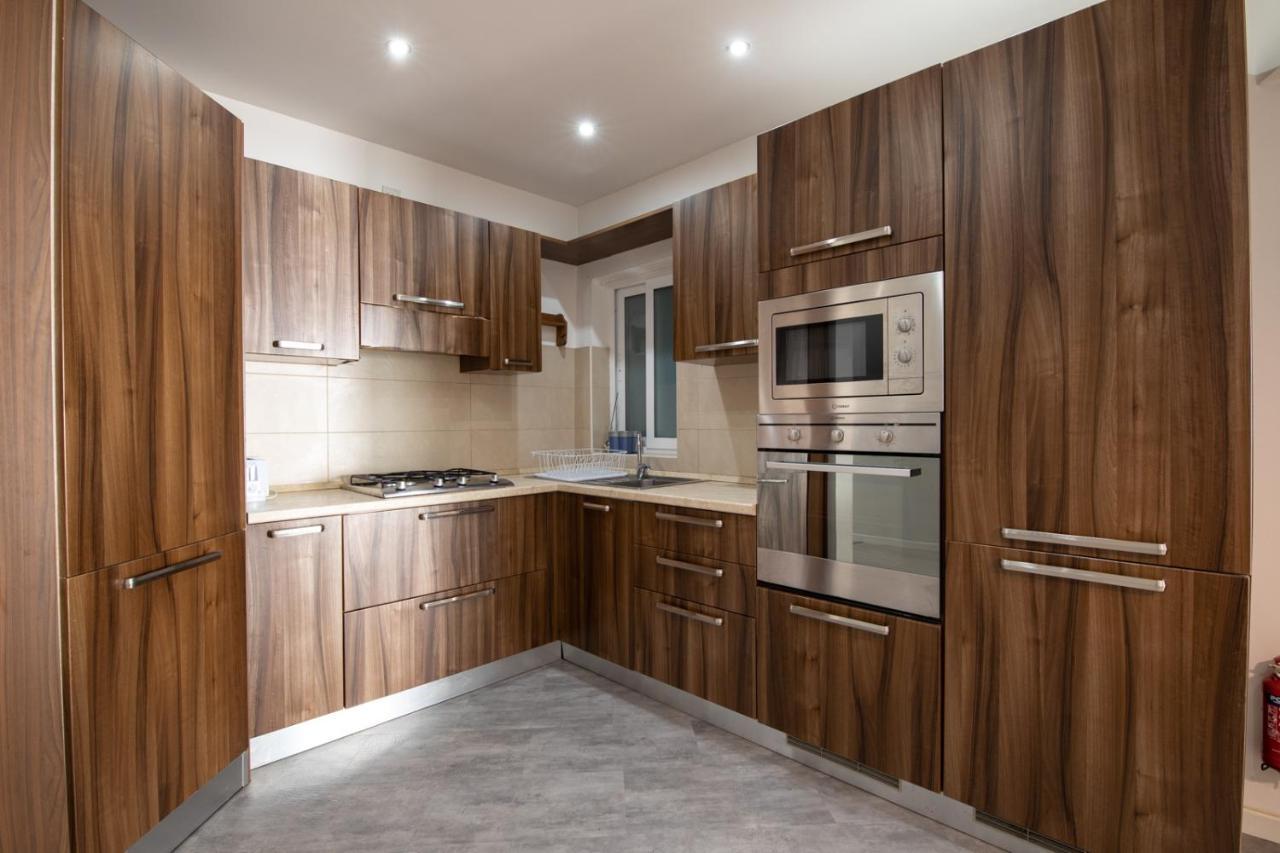 Modern 3 Bedroom & 3 Bathroom Apartment - Near Balluta Bay Saint Julian's ภายนอก รูปภาพ