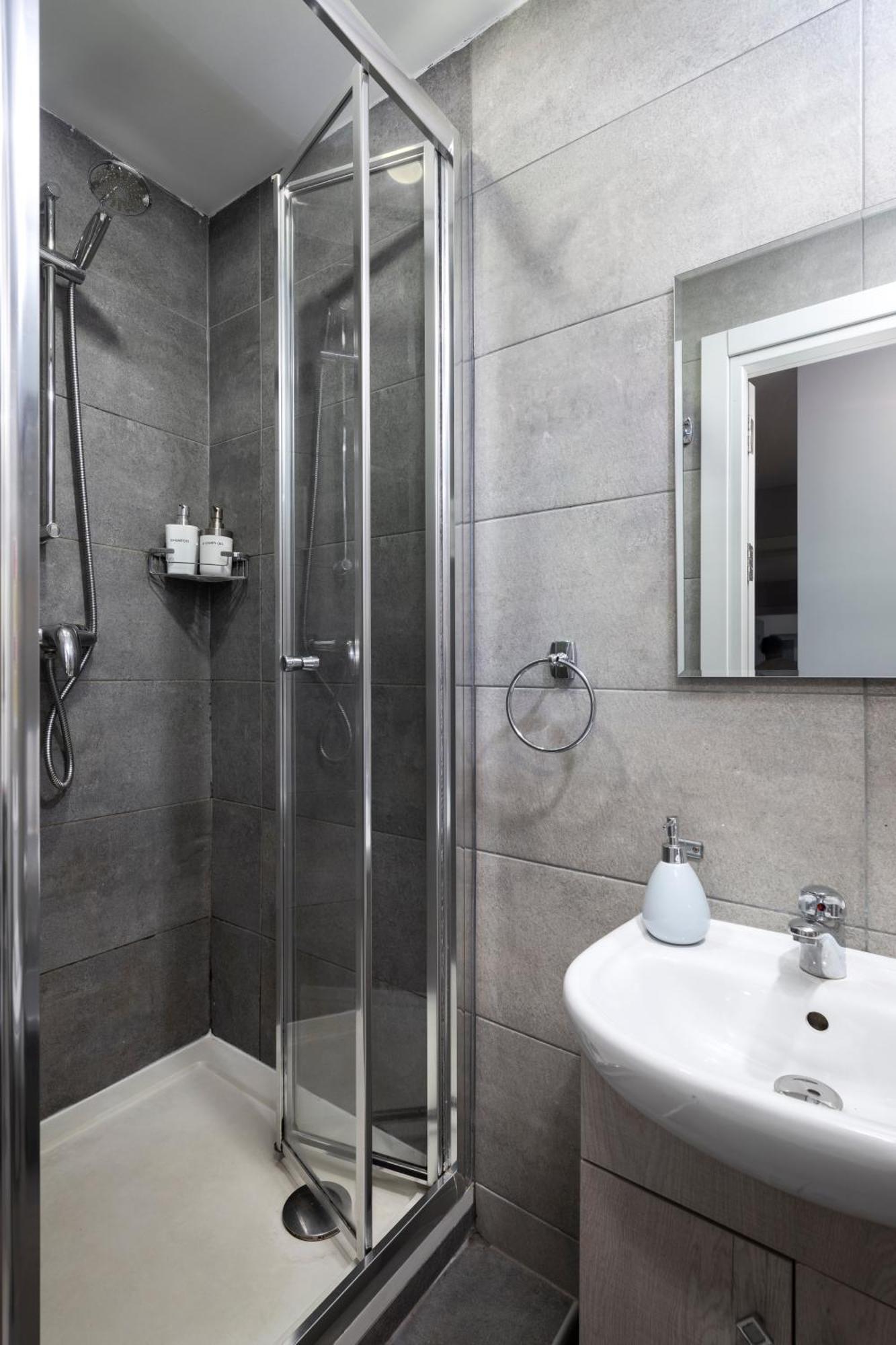 Modern 3 Bedroom & 3 Bathroom Apartment - Near Balluta Bay Saint Julian's ภายนอก รูปภาพ